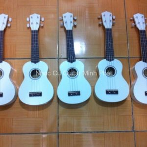 đàn ukulele màu trắng giá rè