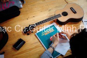 Tìm hiểu về đàn ukulele