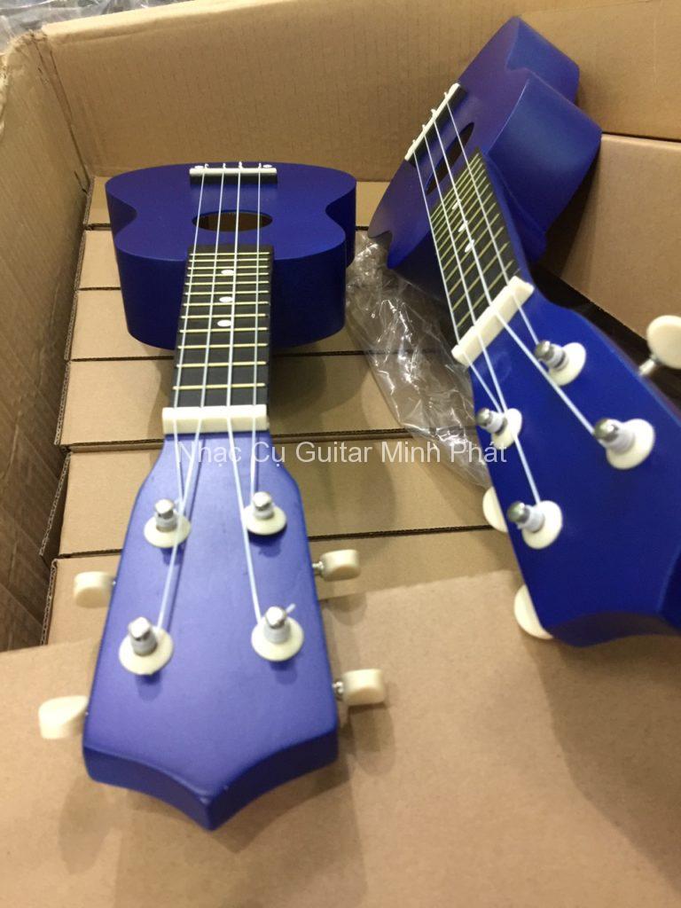 Đàn ukulele màu xanh giá rẻ