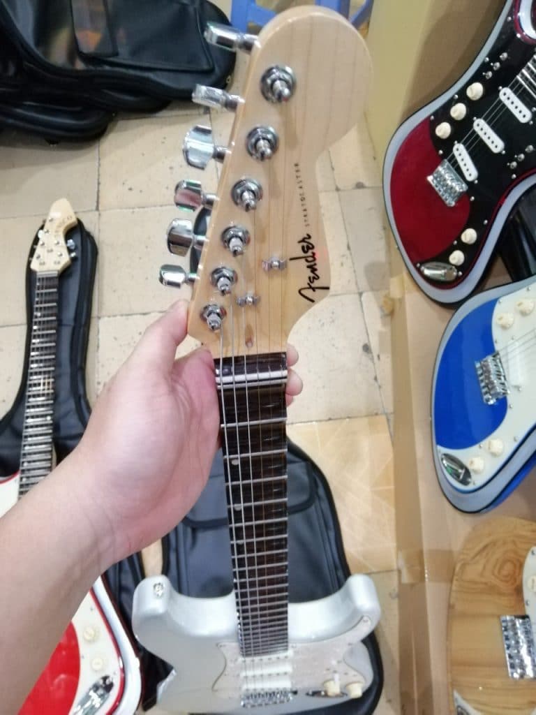 Cửa hàng bán Đàn Guitar điện vọng cổ tại An Giang – Nhạc Cụ Minh Phát