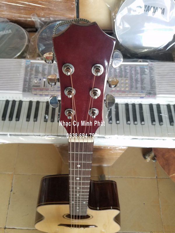 Đàn Guitar Gỗ Điệp Dáng D Khuyết hiện có tại shop nhạc cụ guitar Minh Phát tại tphcm, ship cod toàn quốc