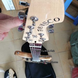 Đàn guitar điện tesco có ty chỉnh cong cần đàn , giúp cho cây đàn của bạn luôn thẳng tránh bị rẻ phím