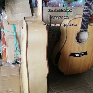 Âm rất vang và sâu.bass dày, thích hợp đệm hát, solo và chơi Fingerstyle.Guitar acoustic gỗ maple xứng đáng là dòng guitar kĩ