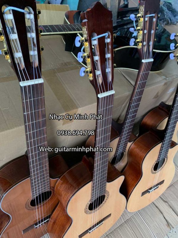 Top những mẫu đàn guitar classic dáng khuyết gỗ hồng đào nguyên tấm giá rẻ