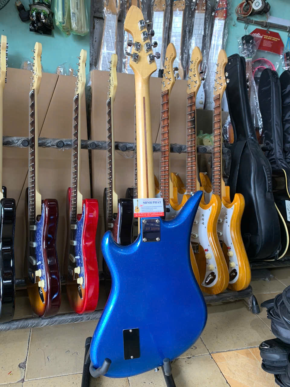 dan-guitar-vong-co-dien-teisco-mau-xanh-duong-MP-T03 (1) dan guitar vong co dien teisco mau xanh duong MP T03 1