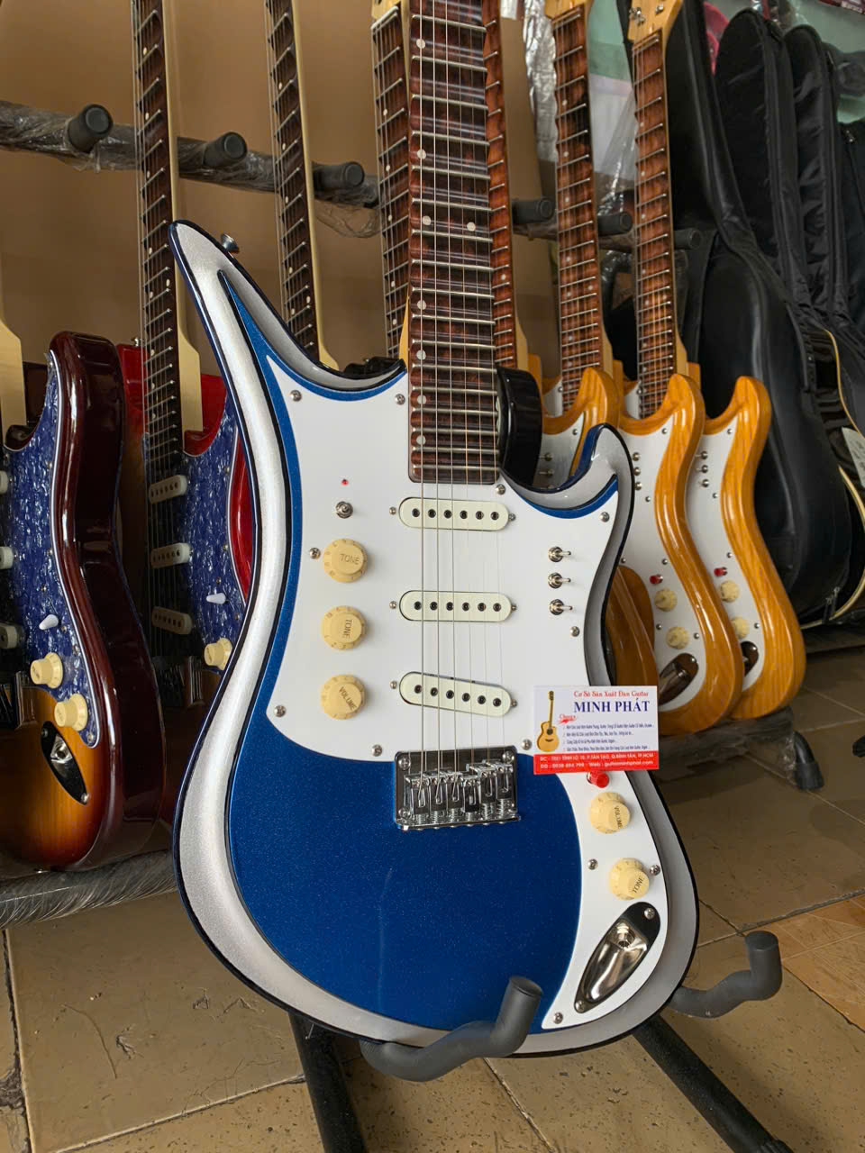 dan-guitar-vong-co-dien-teisco-mau-xanh-duong-MP-T03 (3) dan guitar vong co dien teisco mau xanh duong MP T03 3