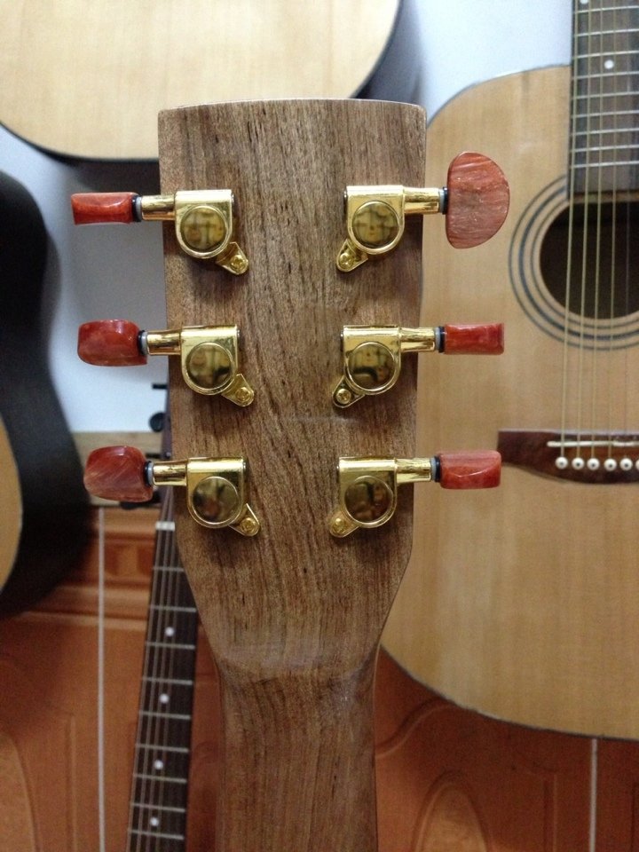 mau-khoa-guitar-acoustic-mau-vang-tay-ma-nao-tren-dan-guitar mau khoa guitar acoustic mau vang tay ma nao tren dan guitar