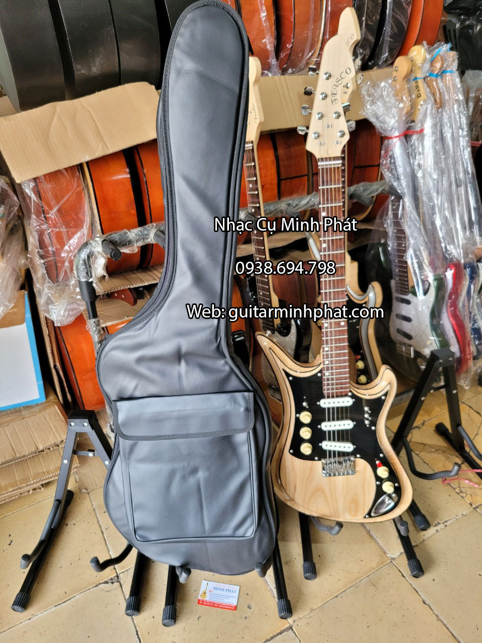 bao-dan-guitar-dien-phim-lom-tesico (2) bao dan guitar dien phim lom tesico 2