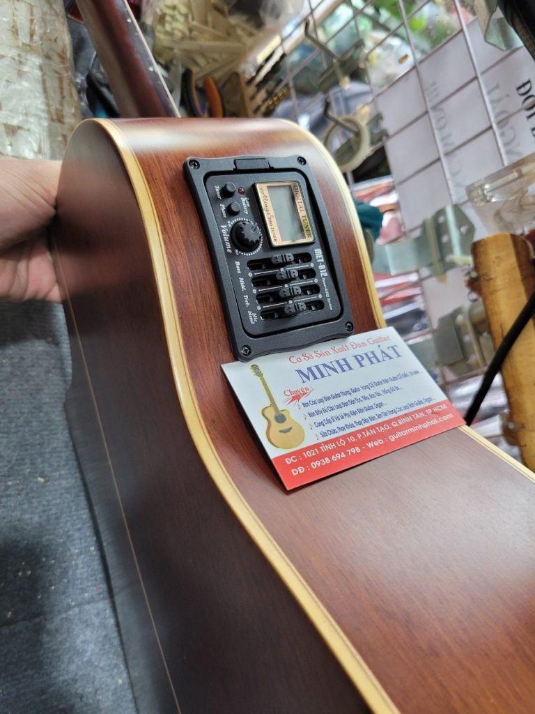 Bộ EQ Guitar Met B12 Chính Hãng Cho Đàn Guitar 6 Địa chỉ nhận lắp EQ Met B12 chính hãng đảm bảo ra loa đều 6 dây - thời gian lắp nhanh trong tầm 30p