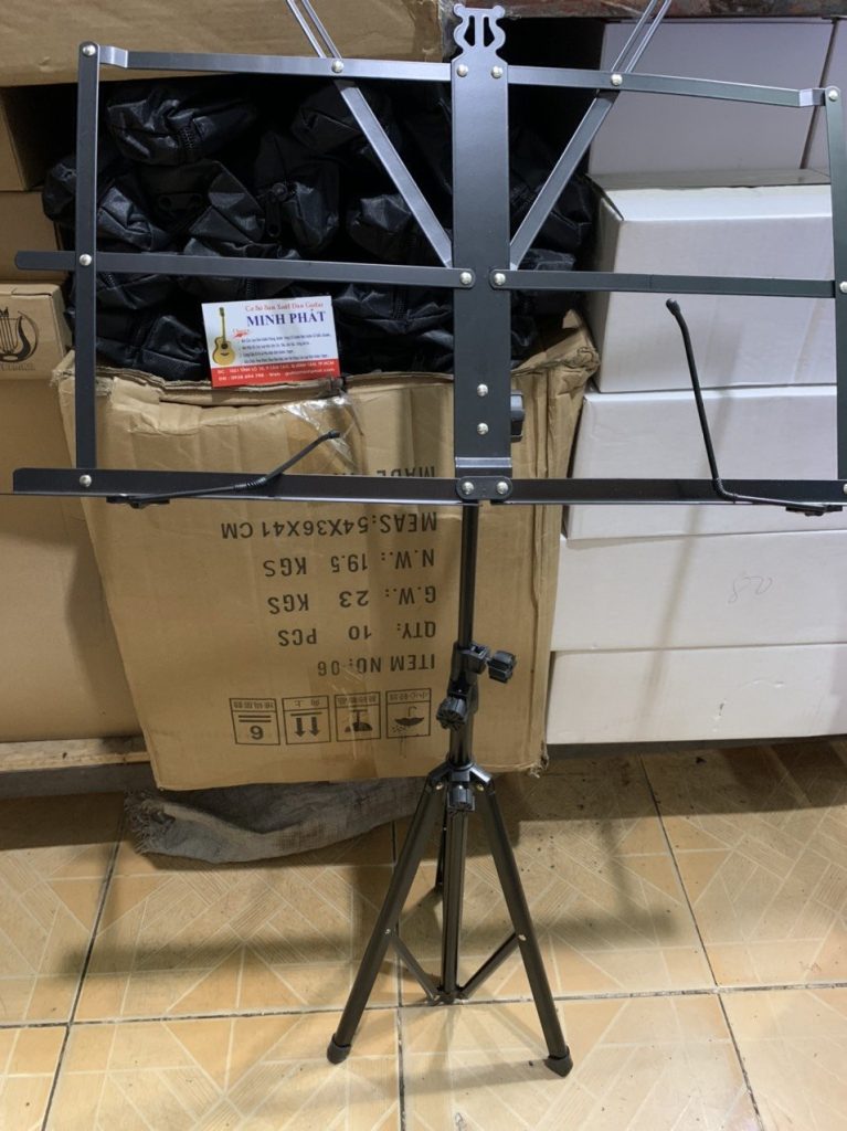 Giá để sách nhạc 4 Giá để sách nhạc phổ thông được sử dụng cho các buổi tập nhạc, học đàn, phòng trà