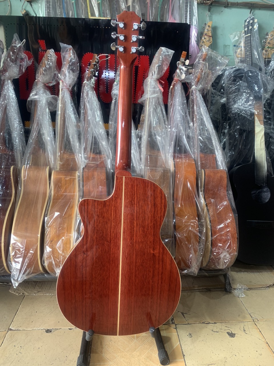 dan guitar phim lom gan eq metb12 chinh hang 5