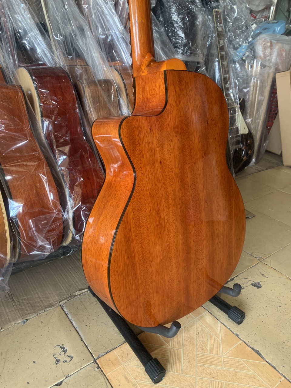 dan guitar vong co phim lom gan eq 5