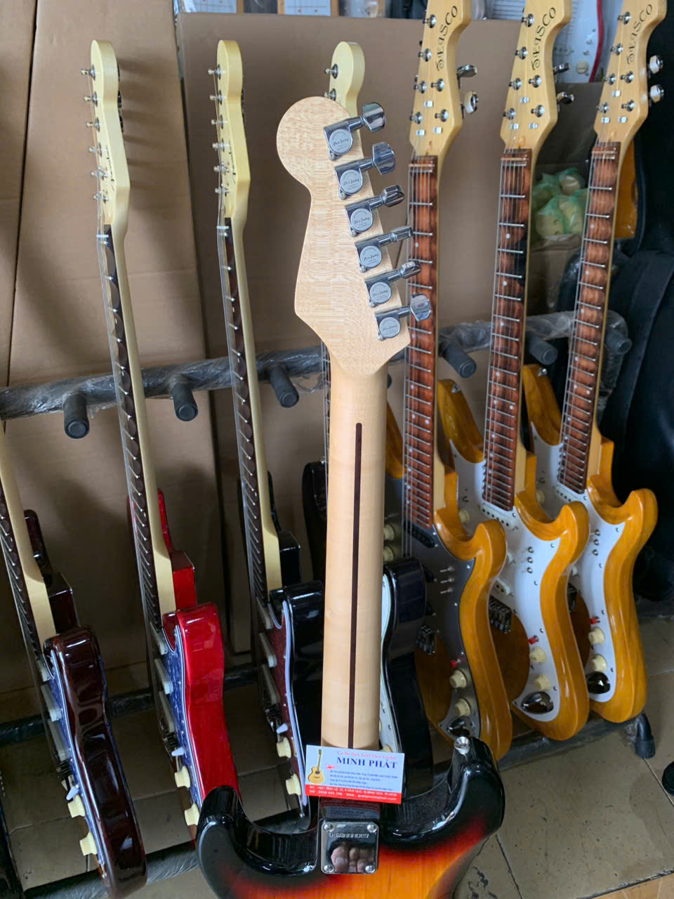 guitar phim lom dien fender go tu nhien sunburst 1