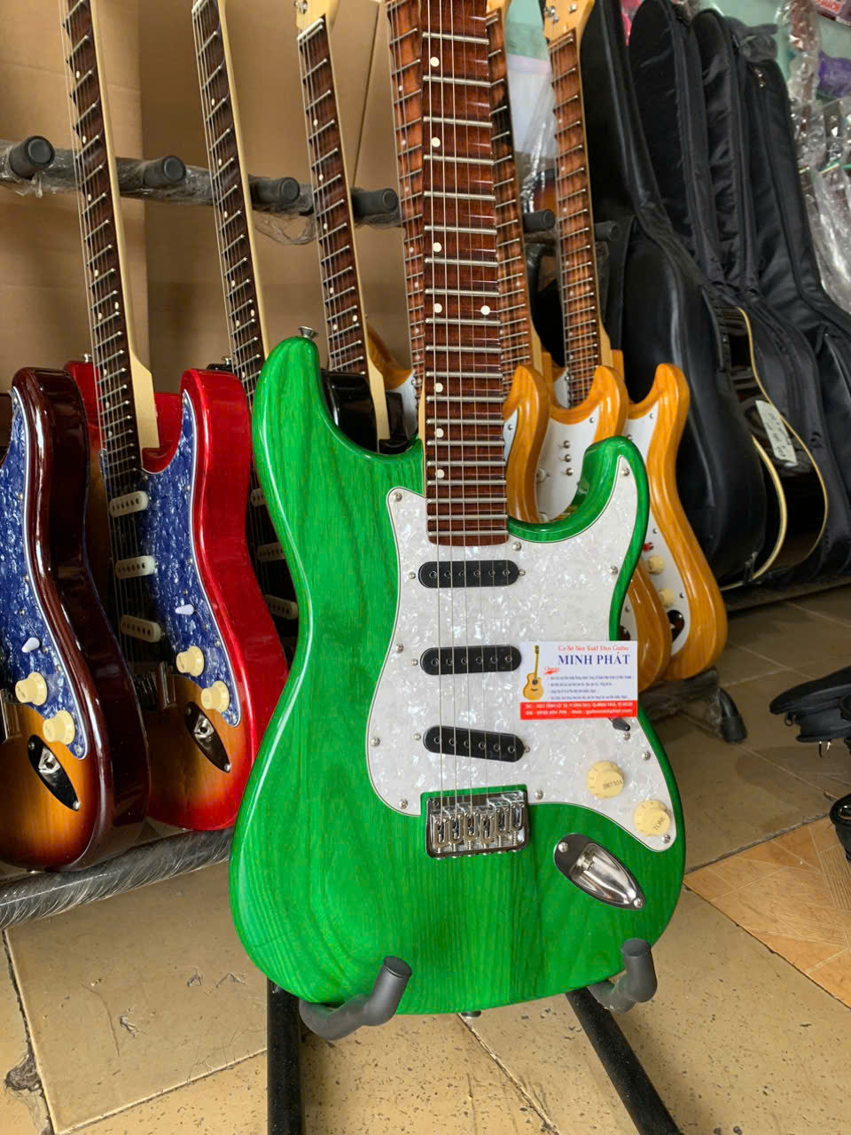 Đàn Guitar Vọng Cổ Điện Fender MP-DVC6-1 12 guitar dien phim lom go tu nhien mau xanh la 5