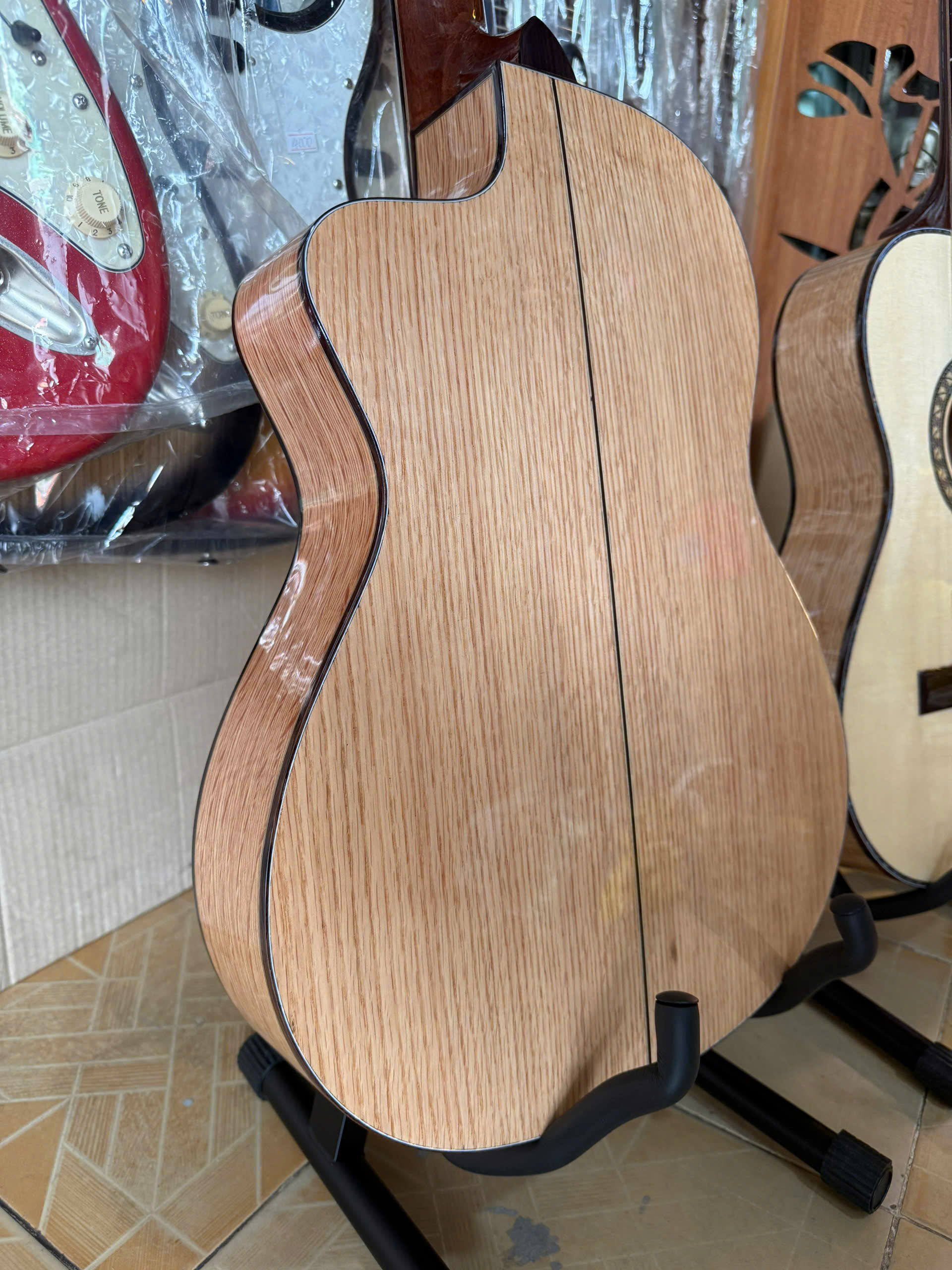 guitar-classic-thung-mong-eq-fishman (7) guitar classic thung mong eq fishman 7