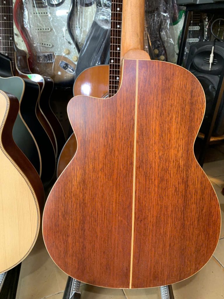Đàn guitar phím lõm gỗ Hồng Đào kỹ 8 Lưng và hông đàn gỗ hồng đào kỹ nguyên tấm