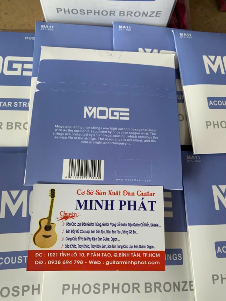 Dây đàn Guitar Acoustic MOGE MA11 Phosphor Bronze 3 Đây là bộ dây đàn guitar acoustic thương hiệu MOGE Model MA11 tương ứng với cỡ dây .011-.052 (Phosphor Bronze), mang lại độ căng vừa phải và âm thanh ấm áp.