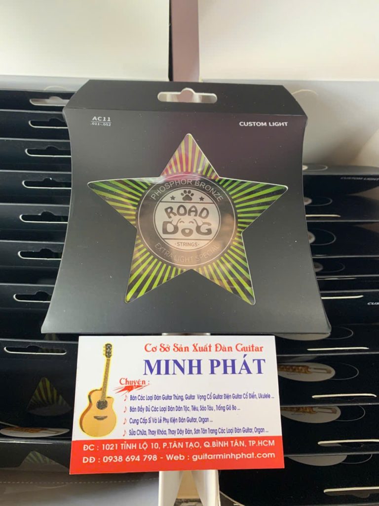 Dây đàn guitar của Road Dog AC11 được phủ một lớp Phosphor Bronze chống oxy hóa
