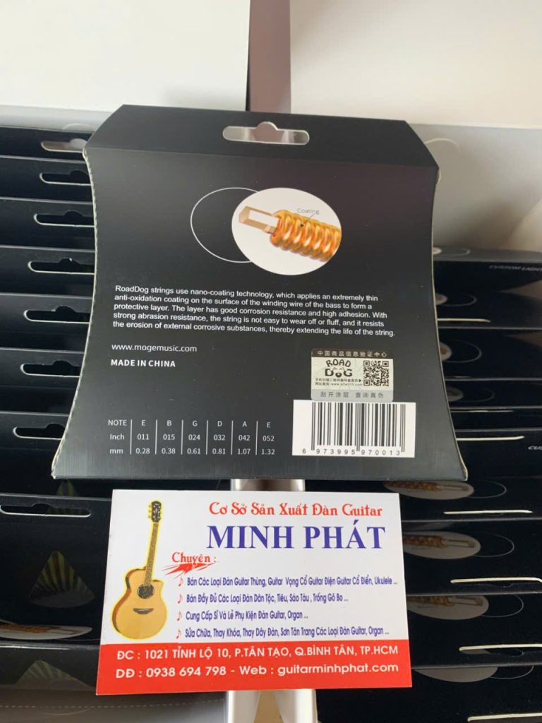 Dây đàn guitar của Road Dog AC11 được phủ một lớp Phosphor Bronze chống oxy hóa