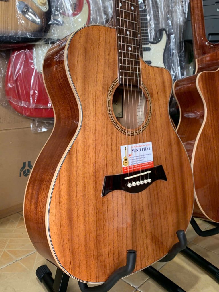Đàn Guitar Acoustic Hồng Đào Full MP-A18 5 Chi tiết mặt Top đàn guitar được làm từ gỗ hồng đào nguyên miếng Solid cho chất âm vang và ấm.