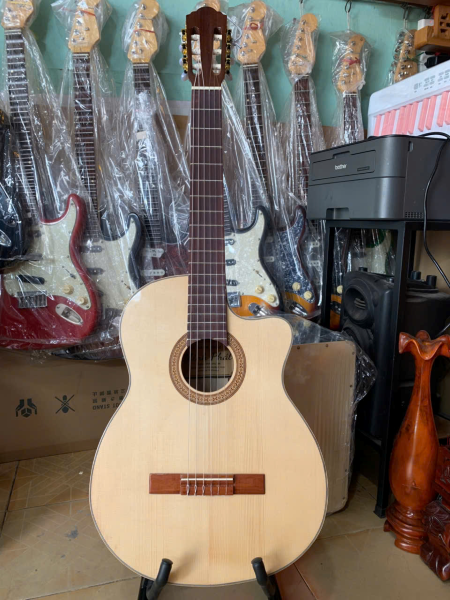 Đàn Guitar Classic Có EQ C2 Hiệu Ứng Và Loa Trong Thùng